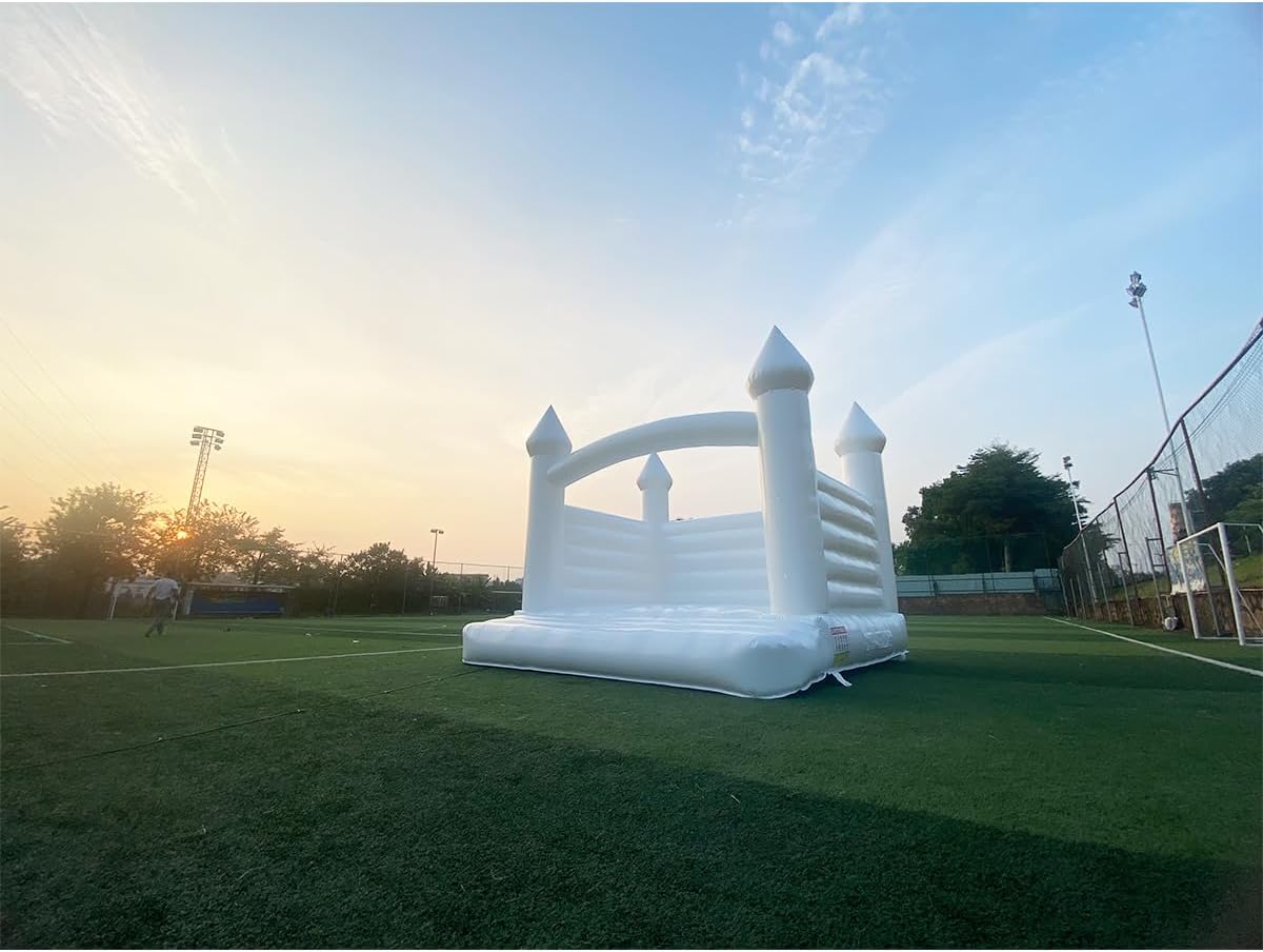 White Bounce House 13ft x 13 ft | All ages